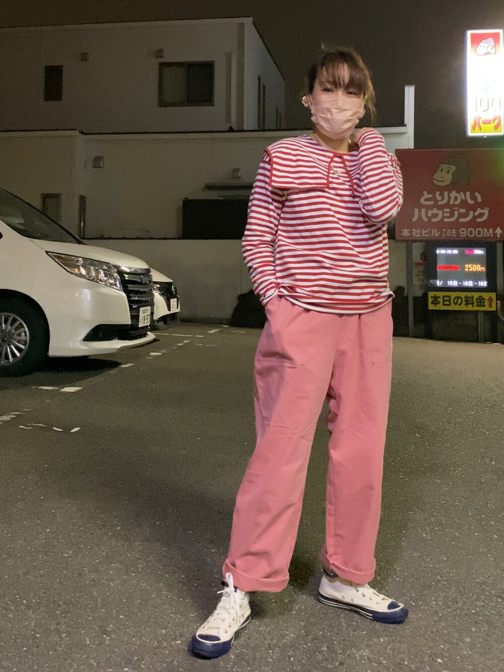 「ピンク、ピンクパンツ、休日スタイル、ゆるコーデ、春夏コーデ、パンツスタイル、低身長コーデ、カラーコーデ」｜「Samansa Mos2の２タックストレートパンツ（その他パンツ、ピンク系）」を使った、Birdy Pさん（レディース・152cm）の春コーディネートの2枚目の写真