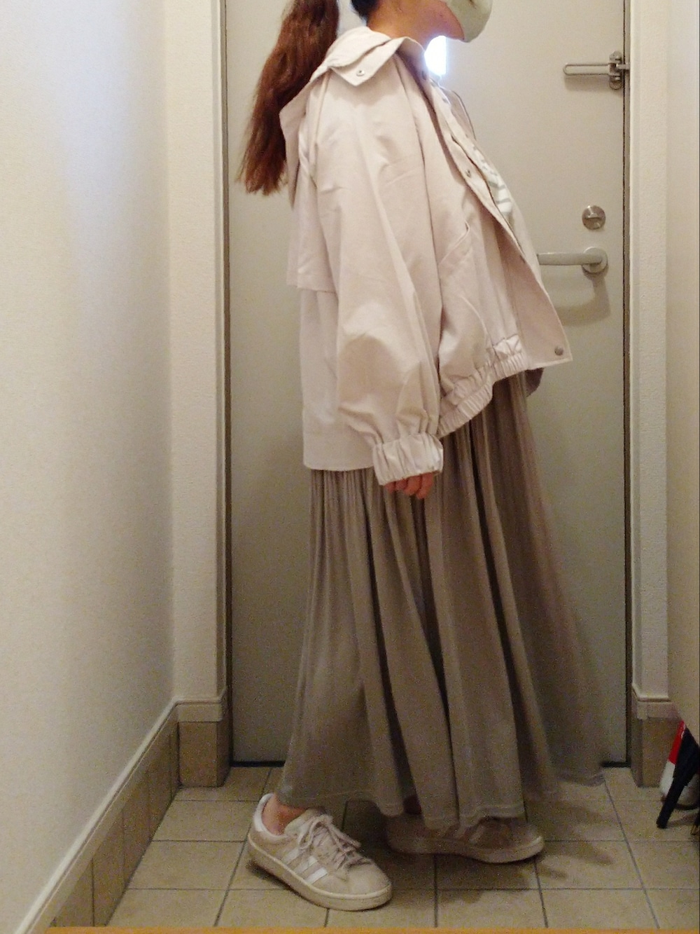「淡色コーデ、大人カジュアル、プチプラ、秋服準備はじめました、えだコーデしまむら、マウンテンパーカー、ボーダー、低身長、ぽっちゃり、骨格ストレート、骨格診断ストレート、ママコーデ、スウィーツ同盟会」｜「しまむらのM　淡薄橙　¥2,970　品番528-1008（マウンテンパーカー、ホワイト系）」を使った、もちいりかさん（レディース・148cm）の秋コーディネートの2枚目の写真