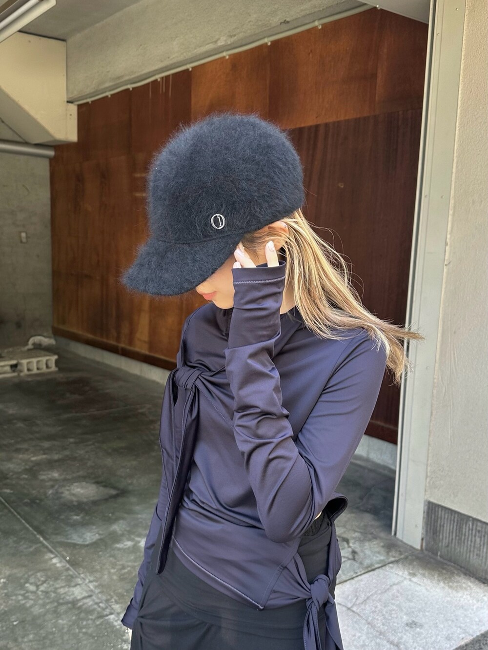 「キャップ、キャップコーデ、ファー、ファー小物、冬コーデ、スカート、スカートスタイル」｜「Chapeau d' OのChapeau d' O TM Angora Cap / シャポードオー（キャップ、ブラック系）」を使った、KIMさん（レディース・148cm）の秋コーディネートの2枚目の写真