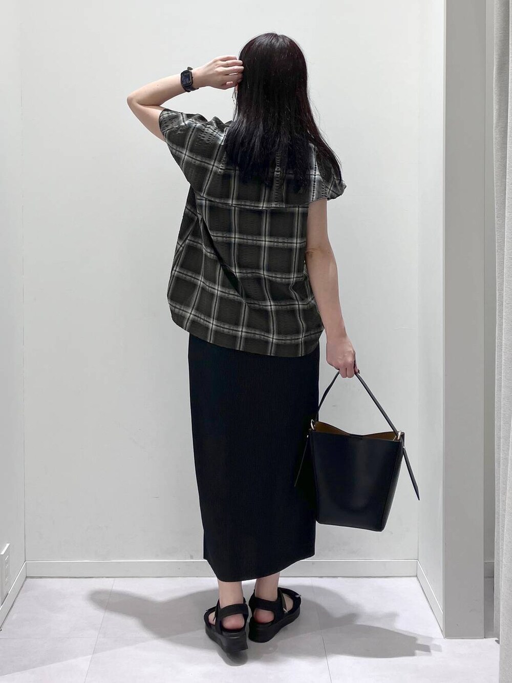 「体型カバー、着痩せ・細見え、きれいめ、GLOBAL WORK、チェック、ブラウス、ガーリー、スカート、ウエストゴム、接触冷感、遮熱、UVカット、ウォッシャブル、タンクトップ、夏コーデ」|「LAKOLEのつぶつぶフープピアス / 250575(ピアス(両耳用)、その他)」を使った、saoさん(レディース・157cm)の夏コーディネートの8枚目の写真