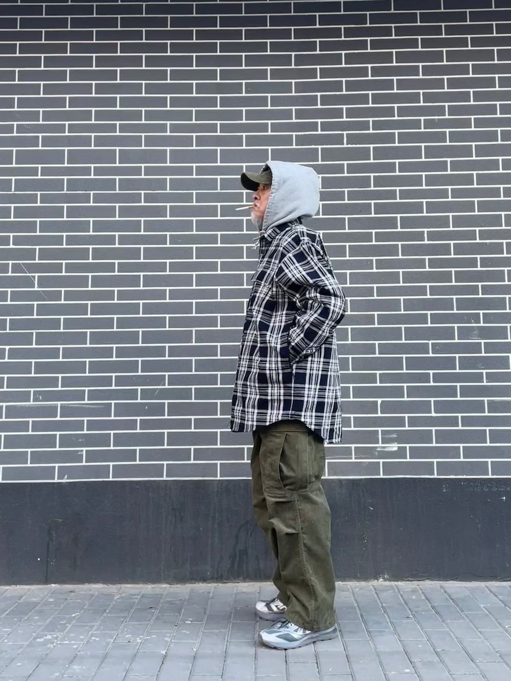 「ootd」｜「NEW ERAのNEW ERA × BEAMS / 別注 太畝コーデュロイ チビロゴ ベースボール キャップ（キャップ、ブラック系）」を使った、Kimさん（メンズ・171cm）の冬コーディネートの2枚目の写真