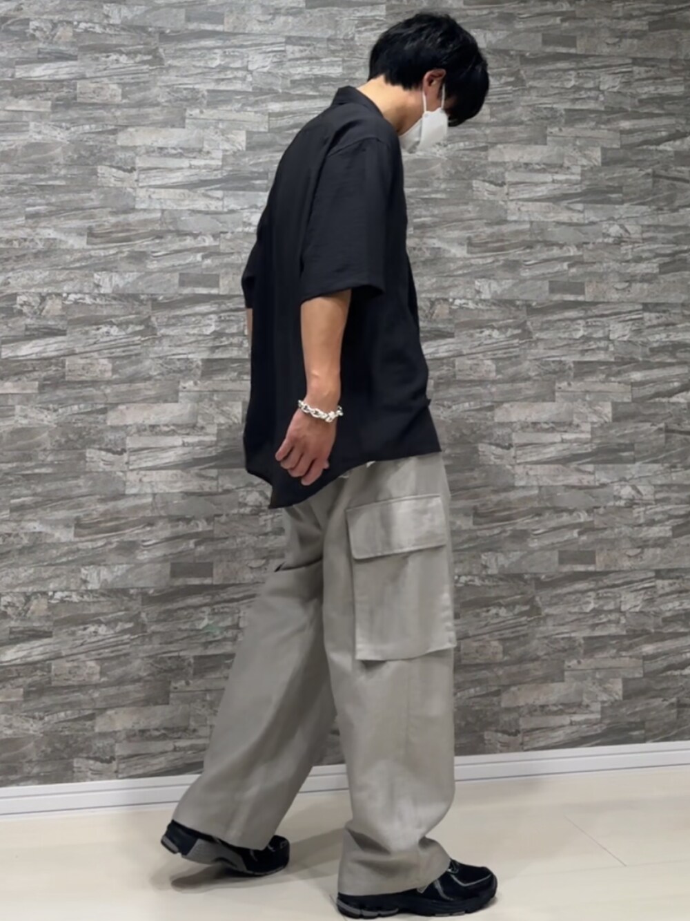 「LIDNMのRAYON WASHER SKIPPER SHIRT（シャツ/ブラウス、ブラック系）」を使った、ひかるさん（メンズ・172cm）の夏コーディネートの2枚目の写真