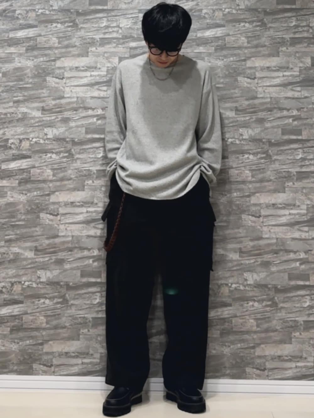 「LIDNMのSILK BREND WAFFLE LS-T（Tシャツ/カットソー、グレー系）」を使った、ひかるさん（メンズ・172cm）の秋コーディネートの3枚目の写真
