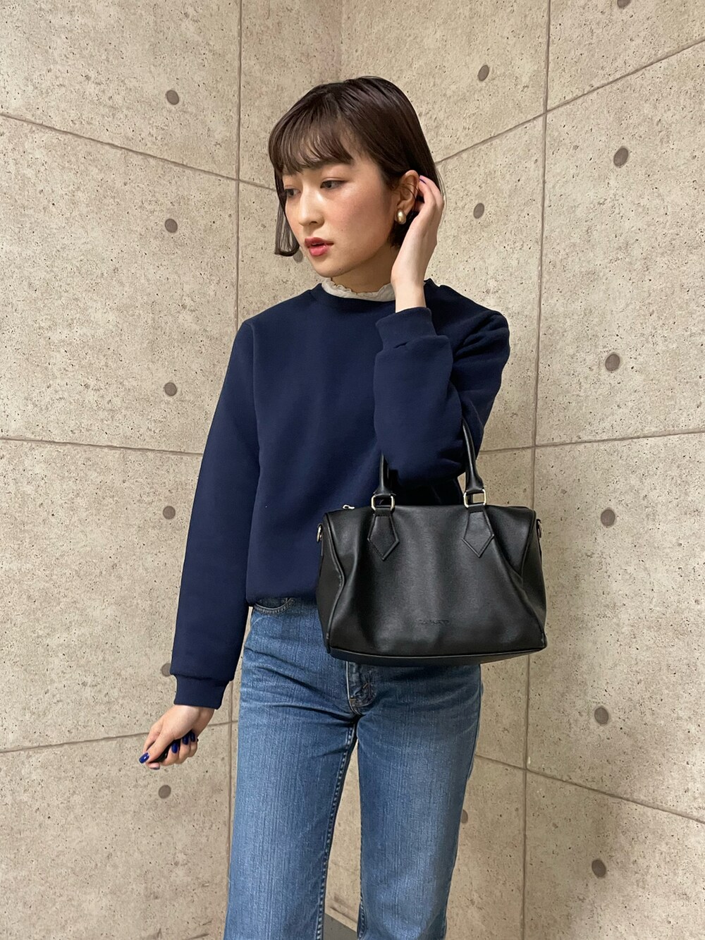 「古着、スウェット、ローファー、リーバイス、デニムパンツ、Levi's、つけ襟、KRIFF MAYER、キッズサイズ、クリフメイヤー」｜「KRIFF MAYER Kid's Collectionのあたたかクルー（スウェット、ブルー系）」を使った、Risaさん（レディース・163cm）の秋コーディネートの3枚目の写真