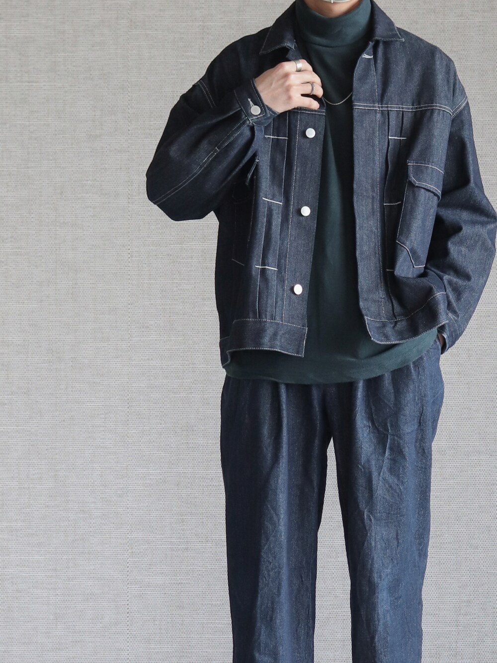 「私の推しブランド、WYM、タートルネック、Dr.Martens、デニム、セットアップ、メンズファッション、春コーデ、革靴、オトナカジュアル、カジュアルコーデ」|「WYM LIDNMの【WYM LIDNM】HEAVY OZ WIDE DENIM SET-UP(セットアップ、ブルー系)」を使った、Laitoさん(メンズ・169cm)の冬コーディネートの2枚目の写真