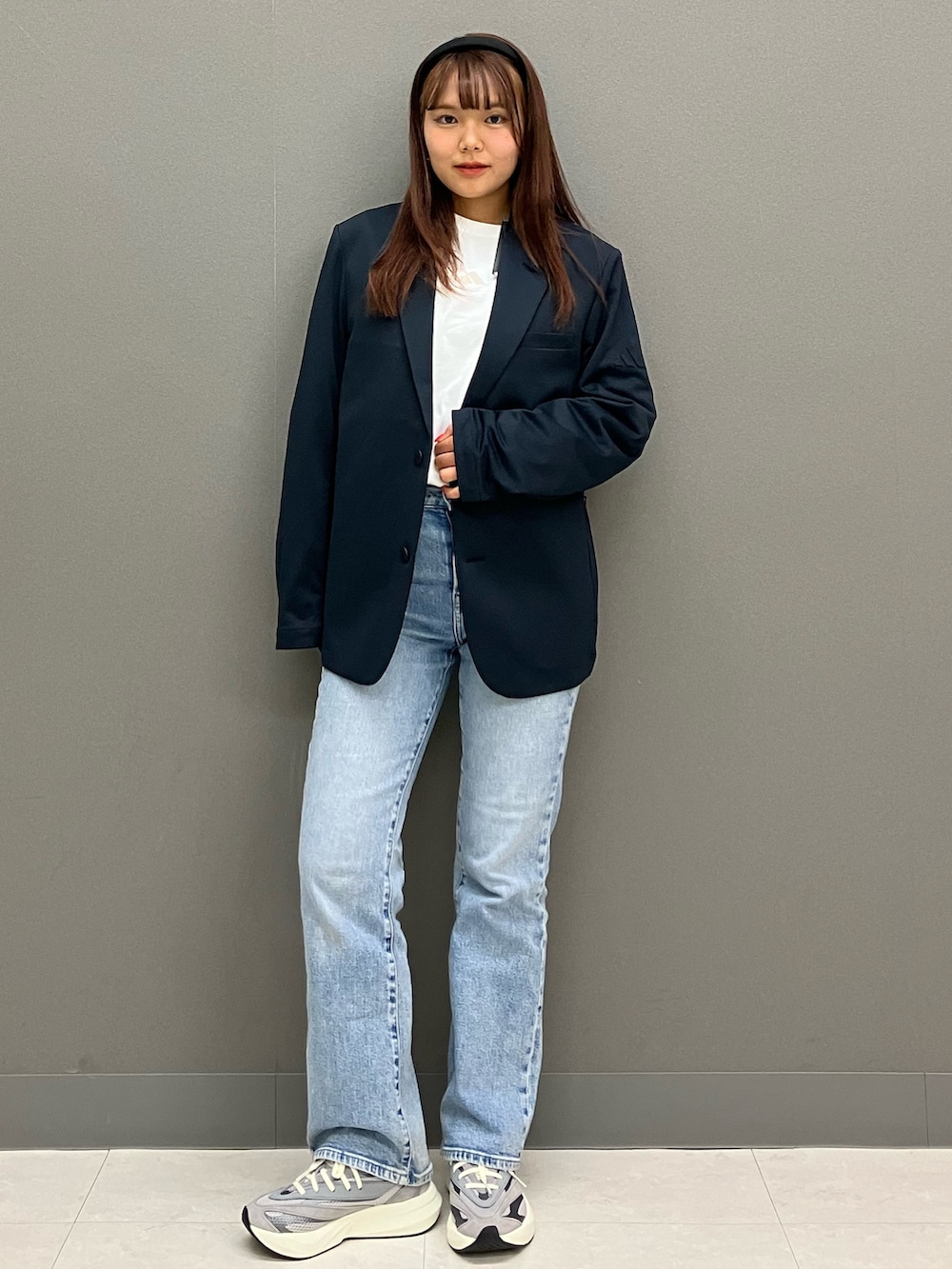 「ジャケット、adidas、アディダス、ジャケットスタイル、ジャケット　デニム、ジャケットコーデ、ジャケット×デニム、アディダスコーデ」｜「adidasのプレミアム レギュラーフィット ダブルニット テーラードジャケット / アディダス adidas（テーラードジャケット、ブルー系）」を使った、TMさん（レディース・158cm）の春コーディネートの2枚目の写真