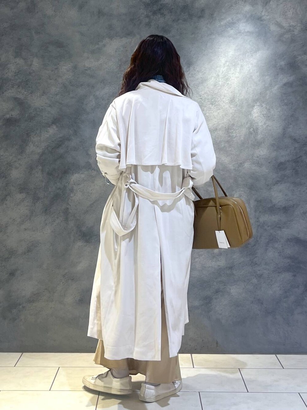 「体型カバー、ハンサム、ヘルシー、ママコーデ、SNAP_apart by lowrys、骨格ウェーブ、apart by lowrys、着痩せ・細見え、パーマ」｜「A part byの≪追加5≫ブライトナロースカート（スカート、ベージュ系）」を使った、Aoさん（レディース・161cm）の冬コーディネートの3枚目の写真