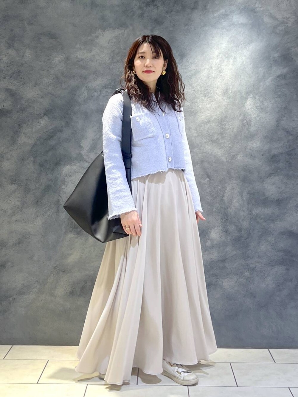 「パーマ、体型カバー、ハンサム、ヘルシー、ママコーデ、SNAP_apart by lowrys、骨格ウェーブ、apart by lowrys、着痩せ・細見え、お仕事コーデ_apart by lowrys、セールミックスコーデ_apart by lowrys、カーディガン」｜「A part byのツィードニットカーデジャケット（ニット/セーター、ブルー系）」を使った、Aoさん（レディース・161cm）の冬コーディネートの5枚目の写真