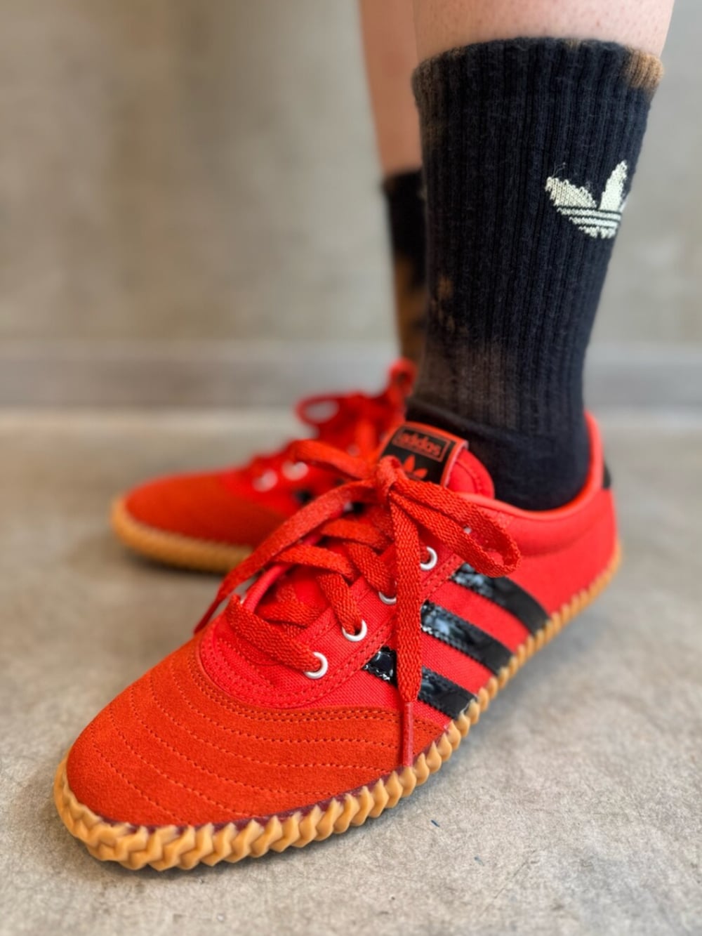 「adidas、adidas originals、アディダス、アディダスオリジナルス、スニーカー、Tシャツ、ハーフパンツ」｜「adidasのスポンサーズ 半袖Tシャツ / アディダスオリジナルス adidas Originals（Tシャツ/カットソー、ブラック系）」を使った、MNさん（レディース・161cm）の夏コーディネートの8枚目の写真
