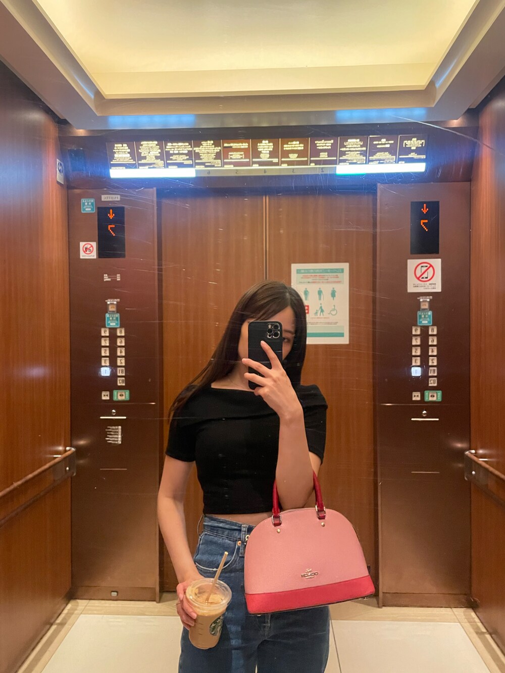 「Levi'sのアイテム（デニムパンツ、ブルー系）」を使った、lillys_outfittersさん（骨格ウェーブ・レディース・151cm）の夏コーディネートの2枚目の写真