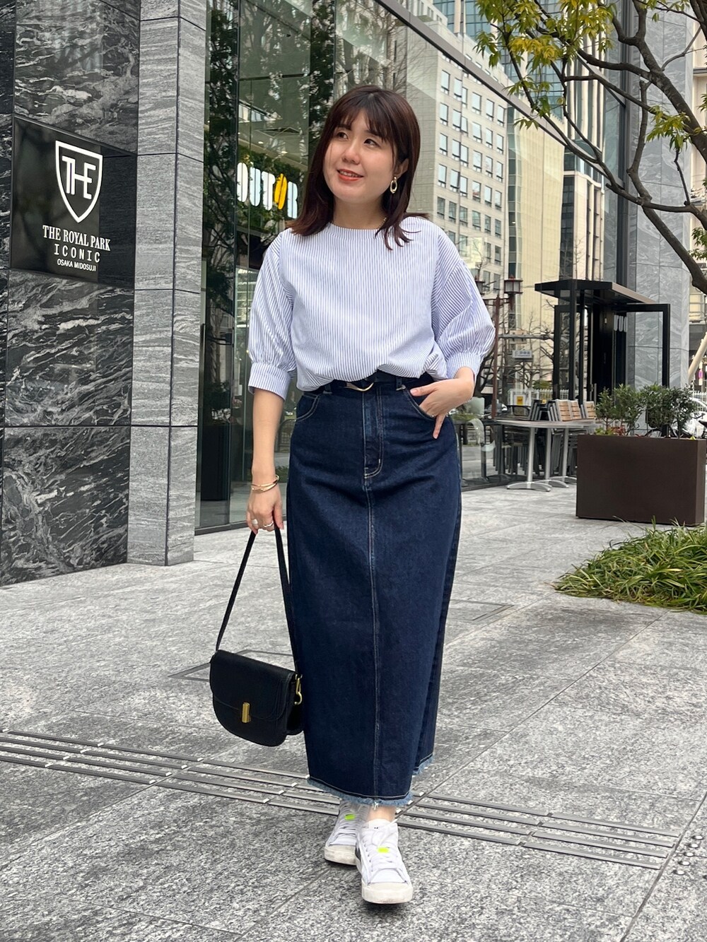 「春コーデ、プチプラ、春服みてみて、パステルカラー、お出かけコーデ、シンプルコーデ、大人カジュアル、スニーカー、30代コーデ」|「Chez toiの【大人気リバイバル】袖ボリュームブラウス(トップス、ホワイト系)」を使った、maiさん(レディース・158cm)の春コーディネートの2枚目の写真