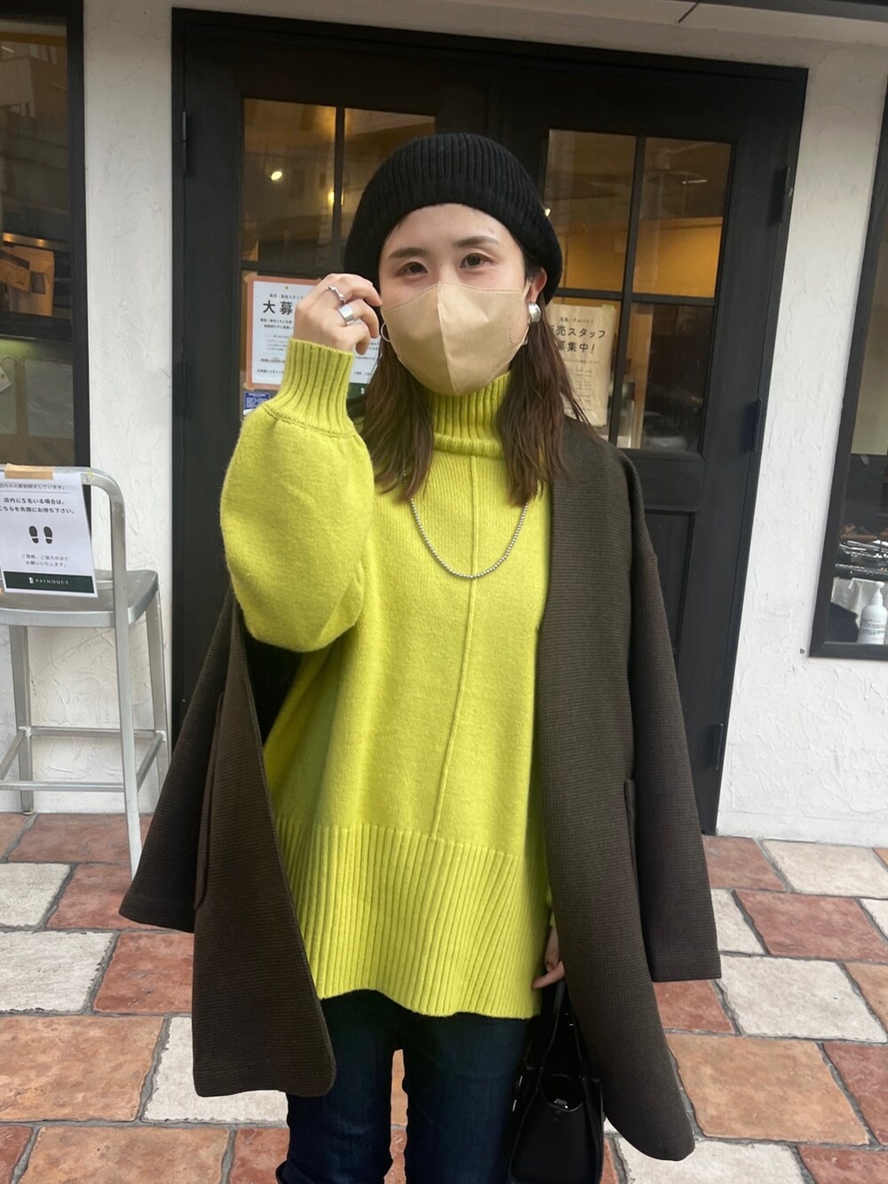 「ニット、オトナカジュアル、レイヤードスタイル、きれいめカジュアル、秋冬コーデ、ロングブーツ、冬コーデ、タートルネック、着回しコーデ、休日コーデ」｜「Chez toiの【WEB限定】バックスリットニット（ニット/セーター、グリーン系）」を使った、maiさん（レディース・158cm）の秋コーディネートの4枚目の写真