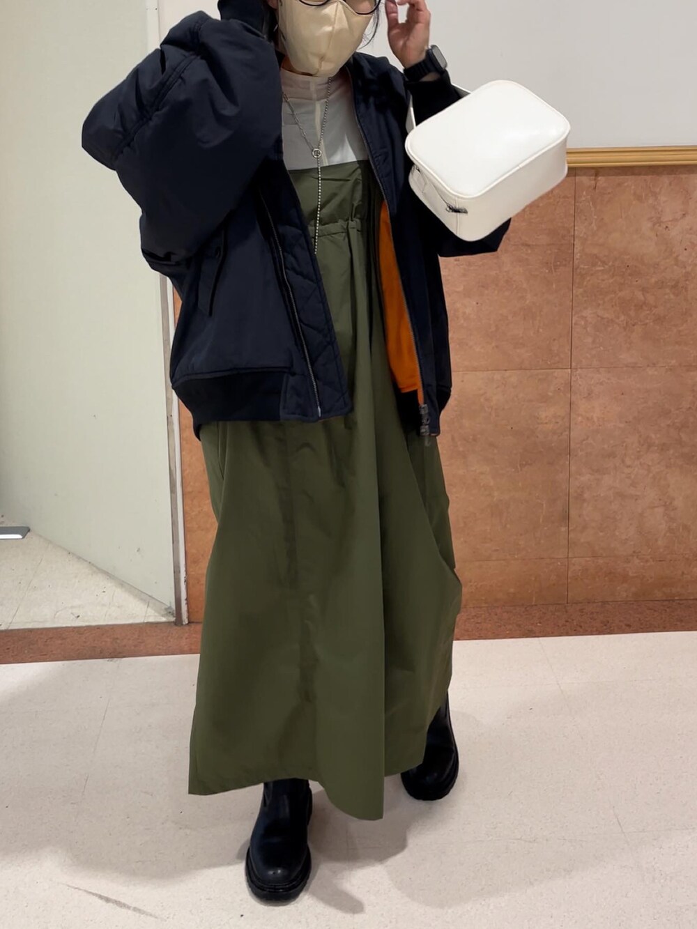 「秋コーデ、秋冬コーデ、カジュアル、ミリタリーコーデ、大人カジュアル、おしゃれさんと繋がりたい、大人かわいい、着回しコーデ、低身長コーデ、ジャンスカ、MA-1、ma-1 ブラック」｜「CIAOPANIC TYPYの□【ユニセックス】2WAYボリュームスリーブMA‐1（MA-1、ブラック系）」を使った、まるいさん（レディース・152cm）の秋コーディネートの4枚目の写真