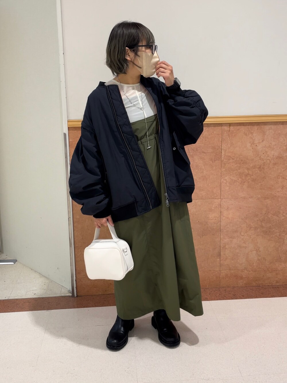 「秋コーデ、秋冬コーデ、カジュアル、ミリタリーコーデ、大人カジュアル、おしゃれさんと繋がりたい、大人かわいい、着回しコーデ、低身長コーデ、ジャンスカ、MA-1、ma-1 ブラック」｜「CIAOPANIC TYPYの□【ユニセックス】2WAYボリュームスリーブMA‐1（MA-1、ブラック系）」を使った、まるいさん（レディース・152cm）の秋コーディネートの2枚目の写真