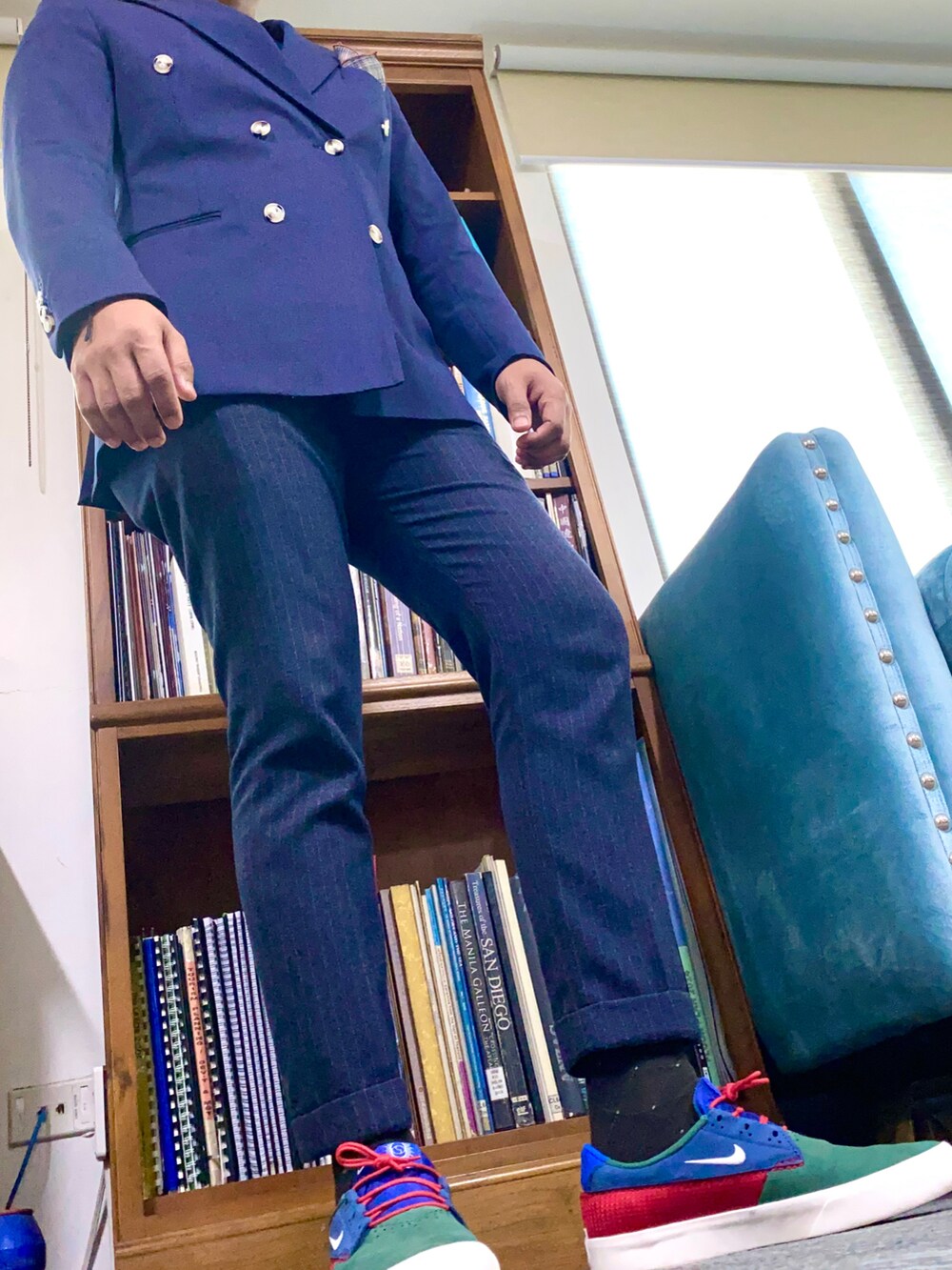 その他のスニーカーを着用したメンズの春コーディネートの4枚目の写真