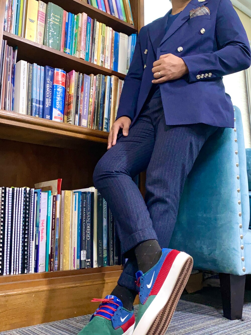 その他のスニーカーを着用したメンズの春コーディネートの2枚目の写真