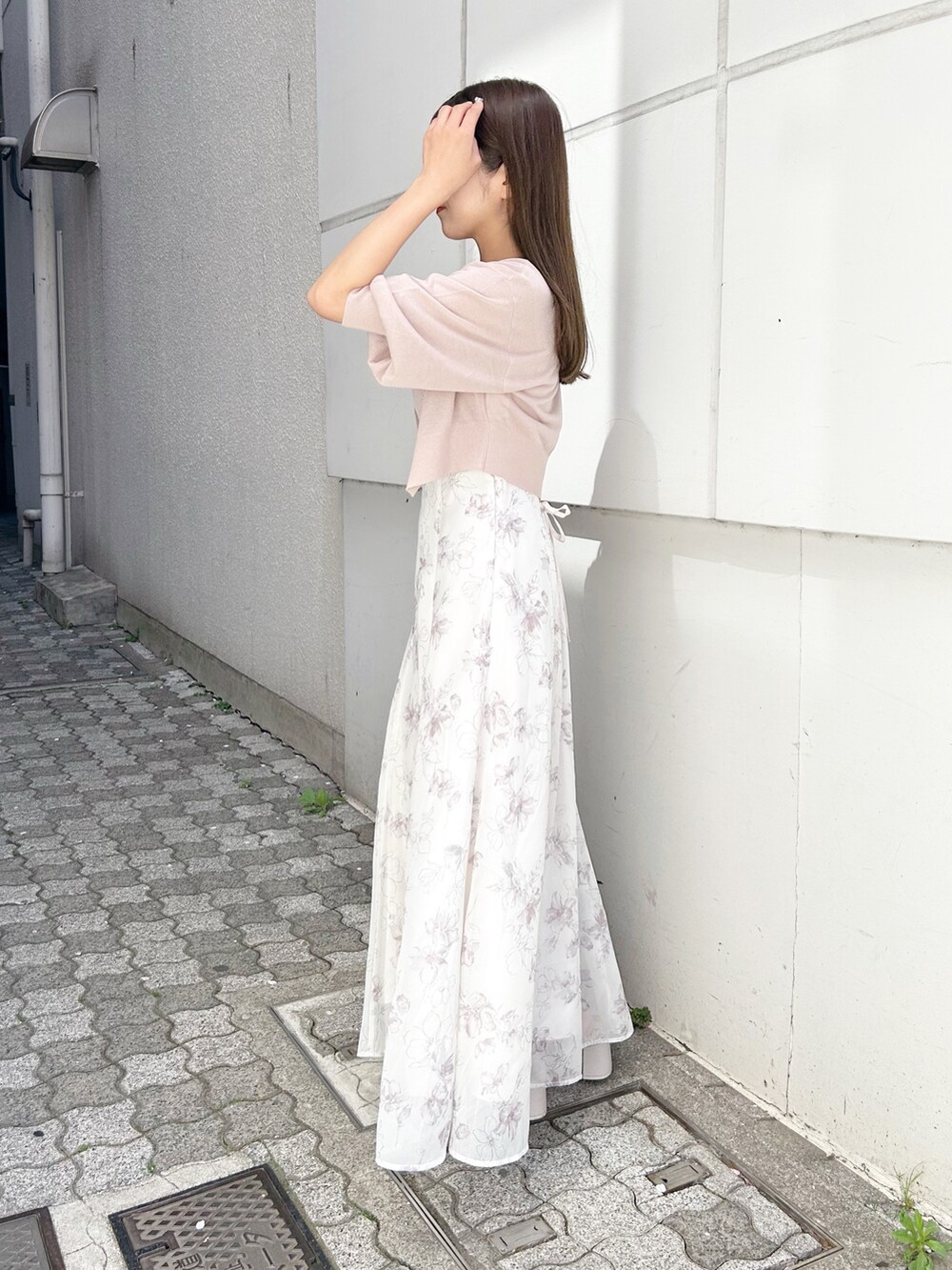 「春めき満開コーデ、淡色コーデ、ワンピース、オフィスカジュアル、春服、おでかけコーデ、大人ガーリー、大人女子、夏服、夏服コーデ、ワンピーススタイル、ワンピースコーデ」｜「MERCURYDUOのベアニットドッキングコルセットワンピース（ワンピース、ベージュ系）」を使った、kaho さん（レディース・151cm）の春コーディネートの9枚目の写真