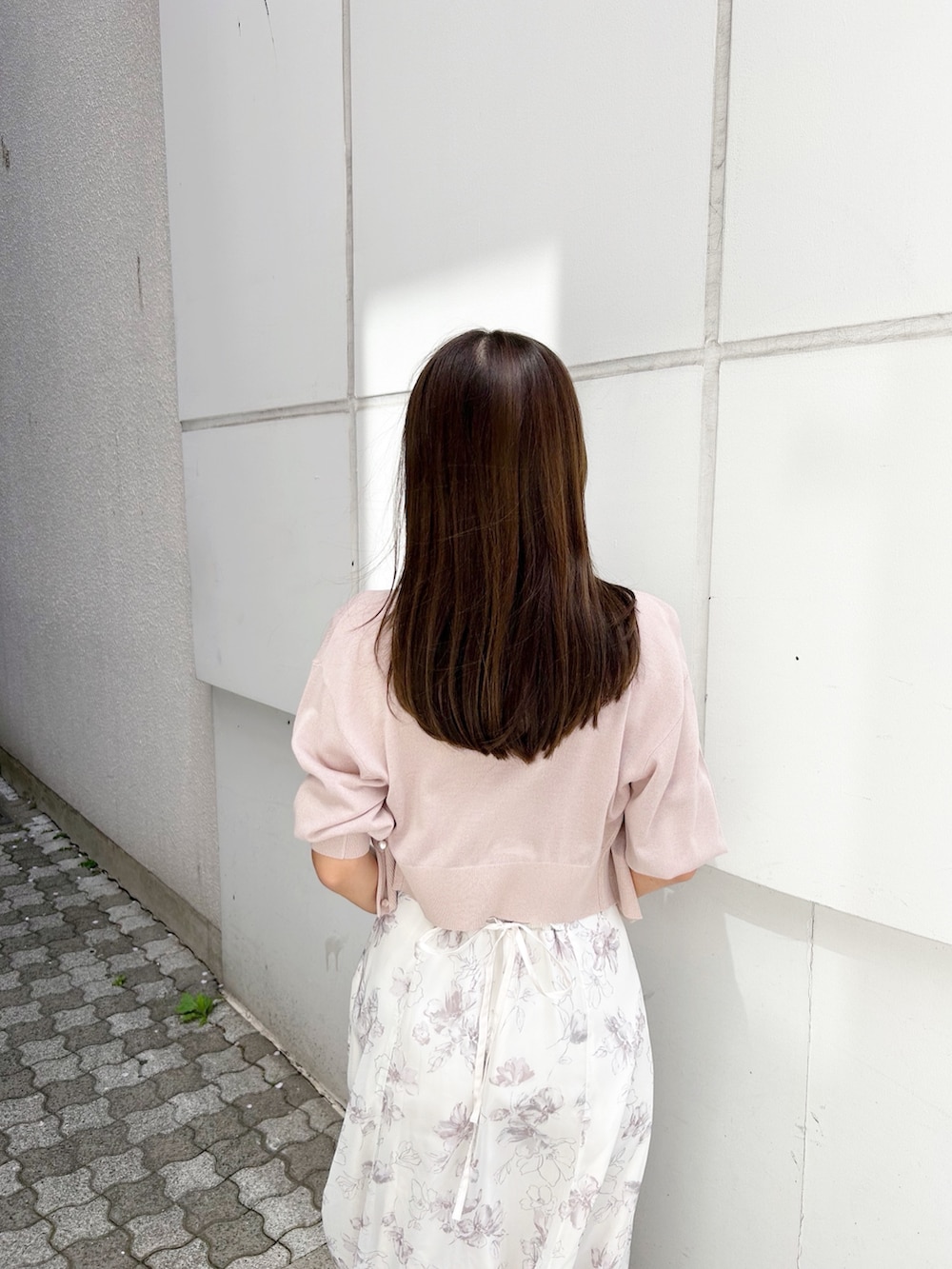 「春めき満開コーデ、淡色コーデ、ワンピース、オフィスカジュアル、春服、おでかけコーデ、大人ガーリー、大人女子、夏服、夏服コーデ、ワンピーススタイル、ワンピースコーデ」｜「MERCURYDUOのベアニットドッキングコルセットワンピース（ワンピース、ベージュ系）」を使った、kaho さん（レディース・151cm）の春コーディネートの8枚目の写真