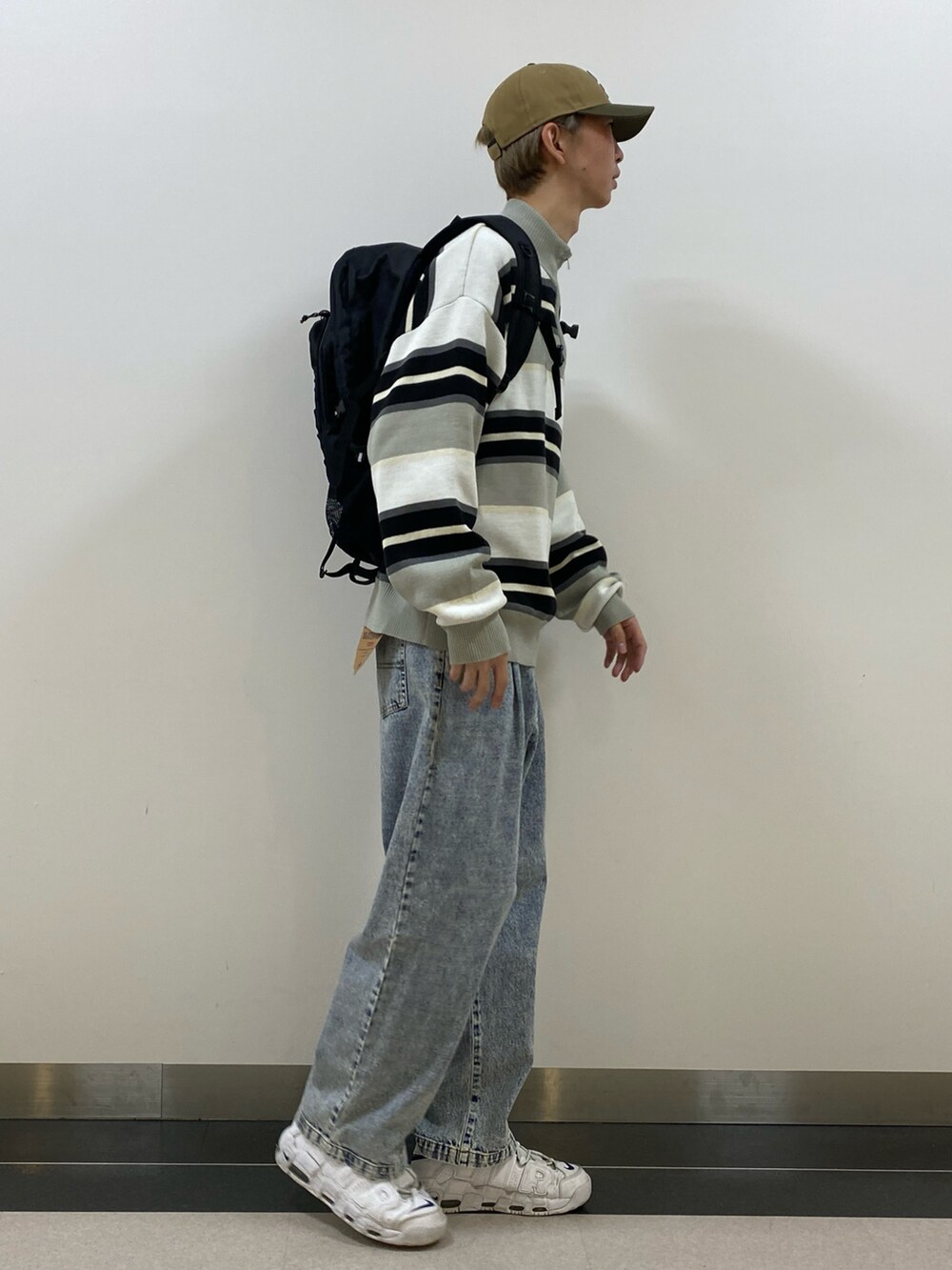 ホワイト系のその他を着用したメンズの夏コーディネートの3枚目の写真