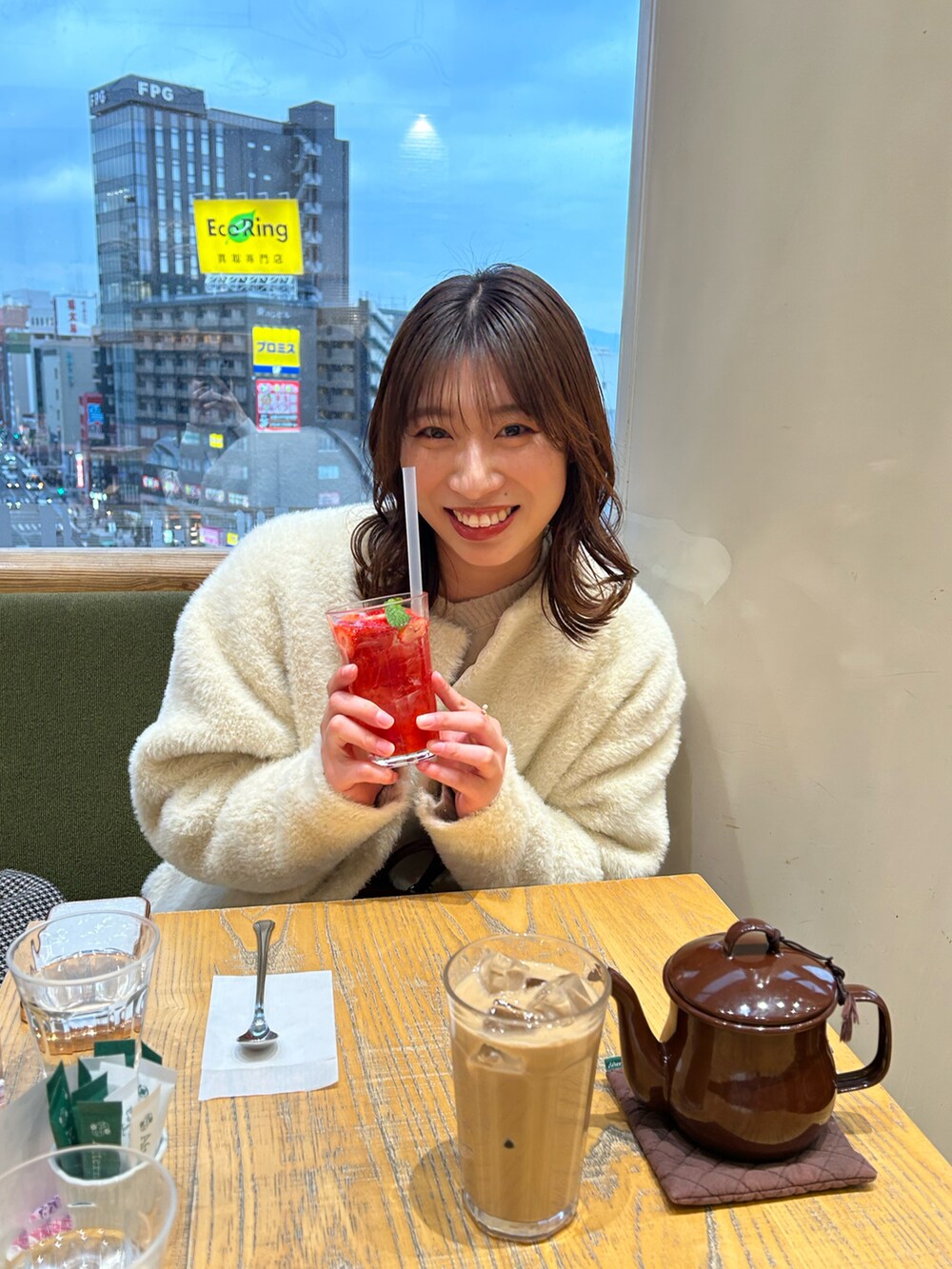 「LAGUNAMOONのアイテム（ジャケット/アウター、ホワイト系）」を使った、oraaange0405さん（骨格ストレート・レディース・164cm）の冬コーディネートの3枚目の写真