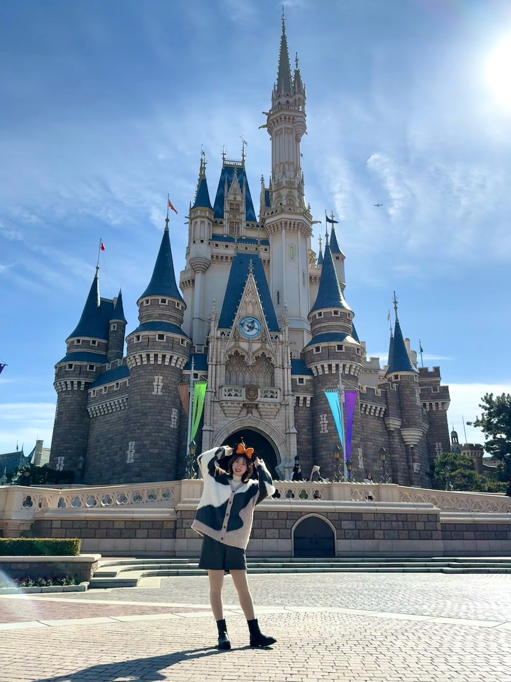 「ディズニーコーデ、ディズニーランド」｜「LOWRYS FARMのウールライクショートパンツ 133391（その他パンツ、グレー系）」を使った、oraaange0405さん（骨格ストレート・レディース・164cm）の春コーディネートの2枚目の写真