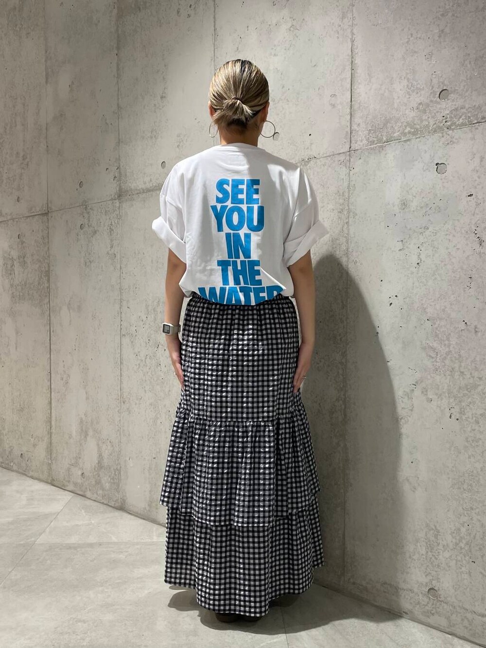 その他のスカートを着用したレディースの夏コーディネートの4枚目の写真