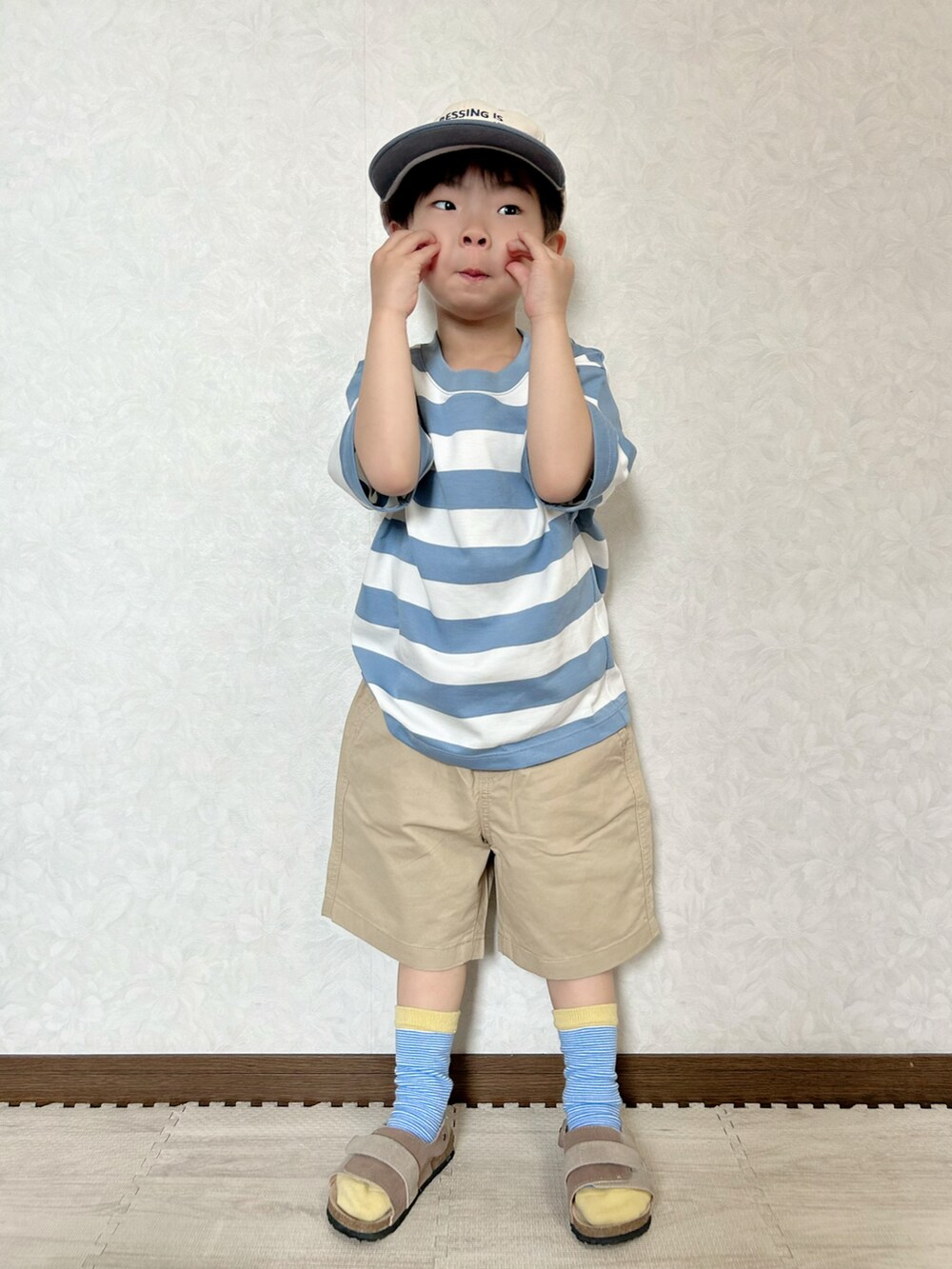 「夏コーデ、キャップ、カジュアルコーデ、ストリート、淡色コーデ、ボーダー、ショートパンツ、プチプラ、UNIQLO、靴下オタク、スウィーツ同盟会、パステルカラー、Tシャツ、シンプルコーデ、ハーフパンツ」|「Birthdayのproduced by CHIYUMI × tiny manon 54cm 1,309円(キャップ、ホワイト系)」を使った、lenlen23さん(キッズ・100cm)の春コーディネートの5枚目の写真