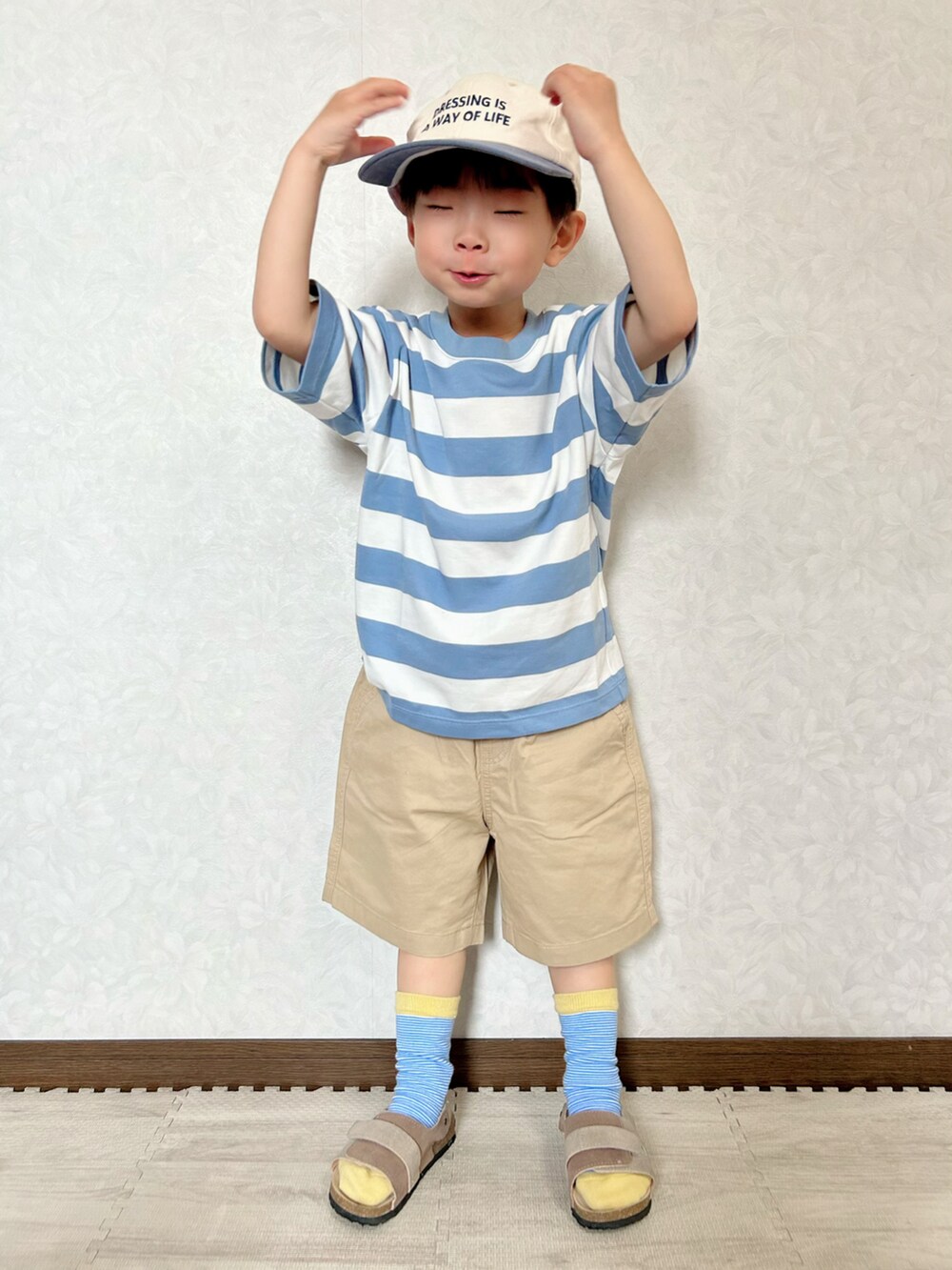 「夏コーデ、キャップ、カジュアルコーデ、ストリート、淡色コーデ、ボーダー、ショートパンツ、プチプラ、UNIQLO、靴下オタク、スウィーツ同盟会、パステルカラー、Tシャツ、シンプルコーデ、ハーフパンツ」|「Birthdayのproduced by CHIYUMI × tiny manon 54cm 1,309円(キャップ、ホワイト系)」を使った、lenlen23さん(キッズ・100cm)の春コーディネートの4枚目の写真