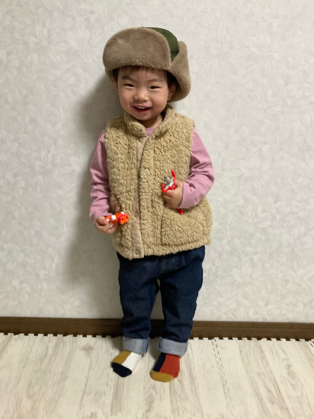 「私の推しブランド、モッズコート、ボアベスト、フライトキャップ、ムートンブーツ、ピンク男子、WEARは皆の拠り所、笑顔の輪を繋ごう、笑顔拡散、本気のパー子、markey's、STOP 誹謗中傷、ミリタリー、アポロブラザーズ&シスターズ、モコモコアウター」|「西松屋の966円 52cm 2way(帽子、グリーン系)」を使った、lenlen23さん(キッズ・120cm)の冬コーディネートの3枚目の写真