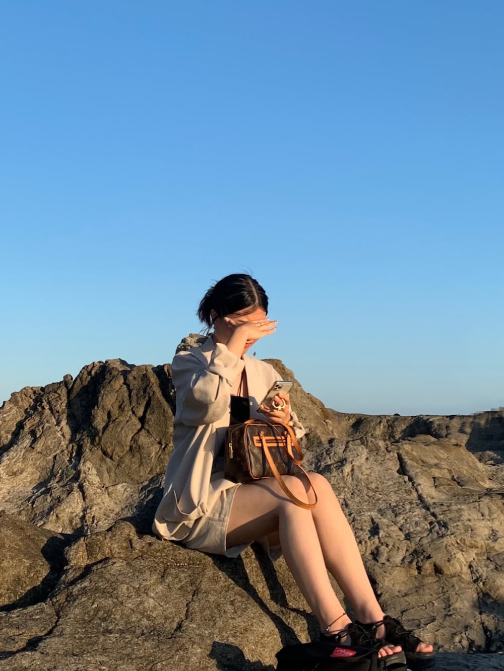 「夏ファッション、リラックススタイル、夏、サンダルコーデ、大人可愛い、オトナカジュアル、お出かけコーデ、ootd、シンプルコーデ、きれいめカジュアル、いいね、save、フォローお願いします🤑、骨格ストレート」｜「LOUIS VUITTONのアイテム（バッグ、ブラウン系）」を使った、Comaaさん（レディース・158cm）の秋コーディネートの2枚目の写真