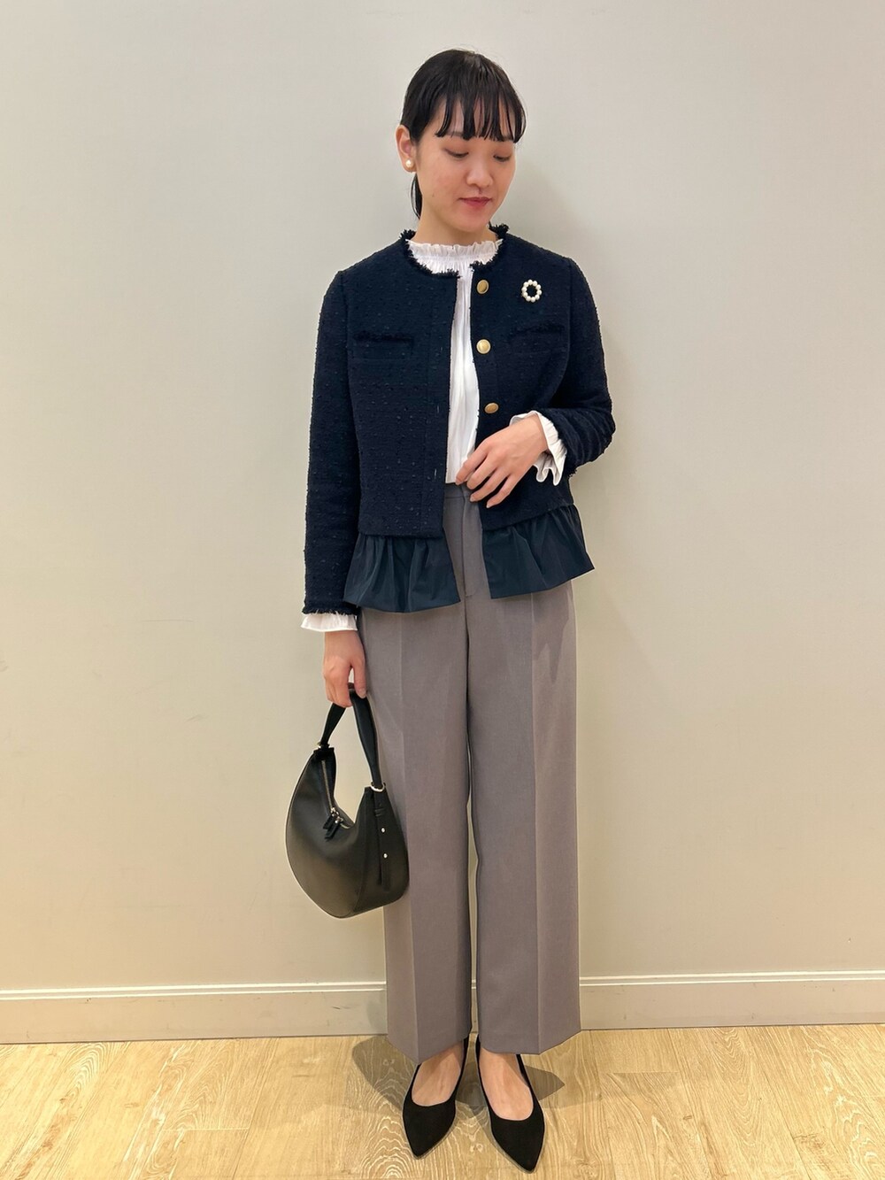 「NOLLEY'S、セレモニー、セレモニーコーデ、ハレの日、ツイード、ワイドパンツ、キレイめ、フォーマル、高身長女子、高身長コーデ」|「NOLLEY’SのBISHU JAPAN コットンフラッグツイードクルーネックジャケット(ノーカラージャケット、ブルー系)」を使った、fukudaさん(レディース・170cm)の冬コーディネートの2枚目の写真