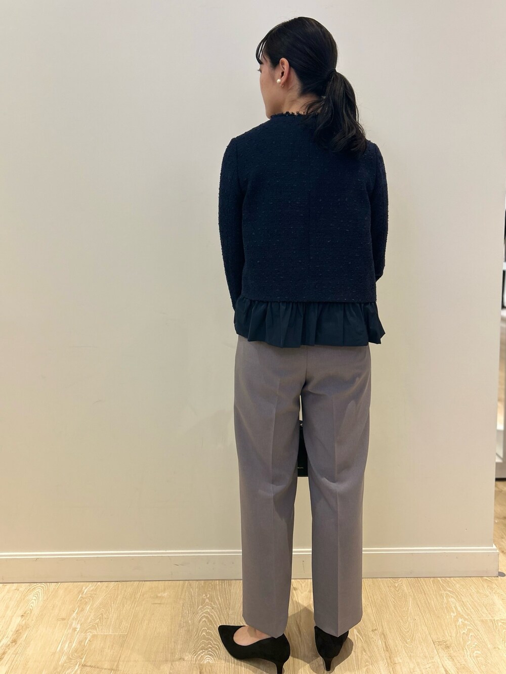 「NOLLEY'S、セレモニー、セレモニーコーデ、ハレの日、ツイード、ワイドパンツ、キレイめ、フォーマル、高身長女子、高身長コーデ」|「NOLLEY’SのBISHU JAPAN コットンフラッグツイードクルーネックジャケット(ノーカラージャケット、ブルー系)」を使った、fukudaさん(レディース・170cm)の冬コーディネートの4枚目の写真