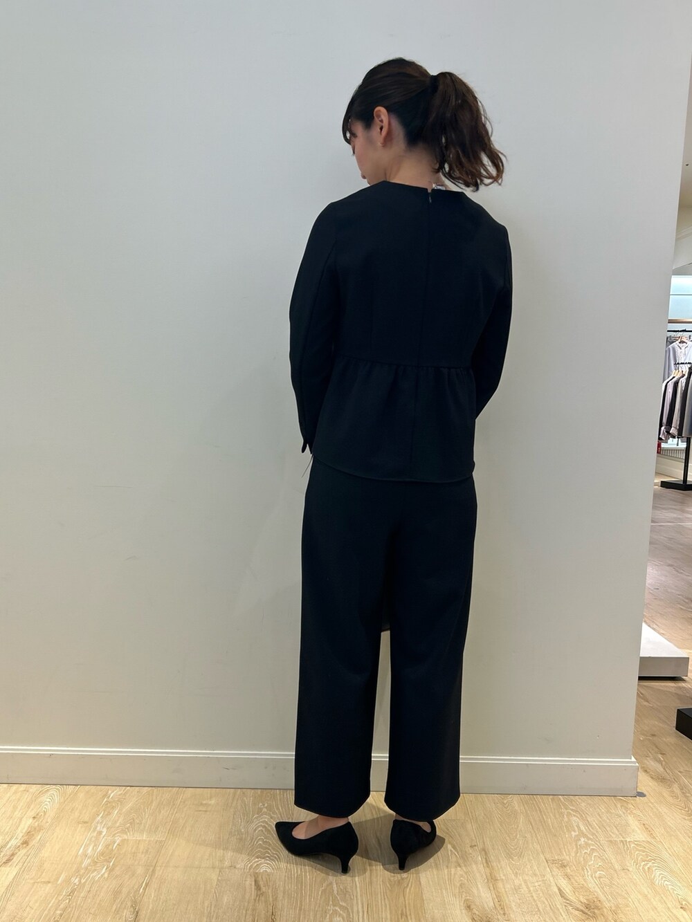 「NOLLEY'S、セレモニー、キレイめ、ロングコート、セットアップ、ワイドパンツ、フォーマル、高身長女子、高身長コーデ」｜「NOLLEY’S Sophiの◇【WEB限定カラーあり】アンゴラビーバーベルテッドコート（その他アウター、ベージュ系）」を使った、fukudaさん（レディース・170cm）の冬コーディネートの7枚目の写真