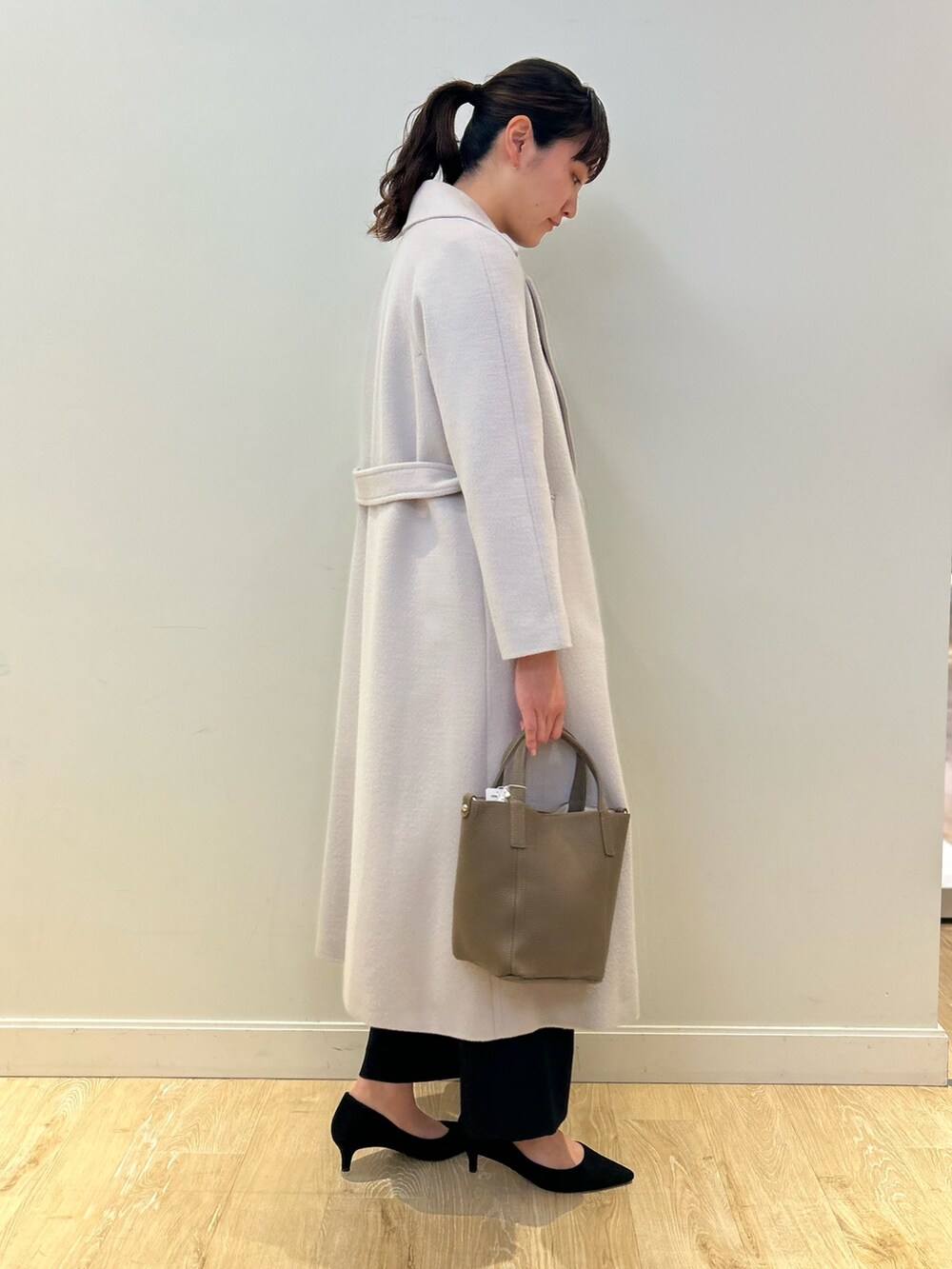 「NOLLEY'S、セレモニー、キレイめ、ロングコート、セットアップ、ワイドパンツ、フォーマル、高身長女子、高身長コーデ」｜「NOLLEY’S Sophiの◇【WEB限定カラーあり】アンゴラビーバーベルテッドコート（その他アウター、ベージュ系）」を使った、fukudaさん（レディース・170cm）の冬コーディネートの3枚目の写真
