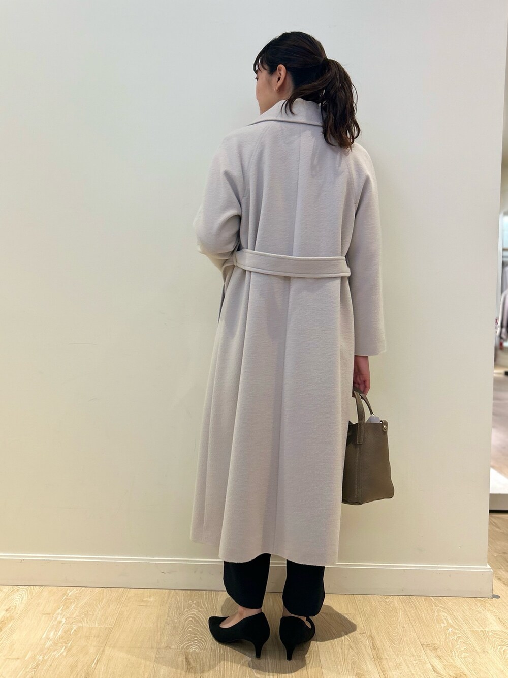 「NOLLEY'S、セレモニー、キレイめ、ロングコート、セットアップ、ワイドパンツ、フォーマル、高身長女子、高身長コーデ」｜「NOLLEY’S Sophiの◇【WEB限定カラーあり】アンゴラビーバーベルテッドコート（その他アウター、ベージュ系）」を使った、fukudaさん（レディース・170cm）の冬コーディネートの4枚目の写真