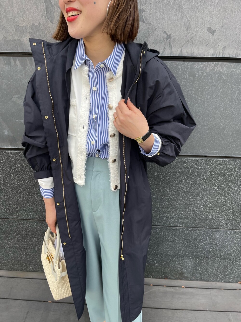「NOLLEY'S、ノーリーズ、春アウター、ニット、カーディガン、シャツスタイル、カラーパンツ、ワイドパンツ、春コーデ、レイヤードスタイル、お出かけコーデ、通勤コーデ、高身長女子、ワントーンコーデ、30代」｜「NOLLEY’Sのウォッシャブル愛されイージータックワイドパンツ（その他パンツ、グリーン系）」を使った、SAYAKAさん（レディース・163cm）の春コーディネートの10枚目の写真