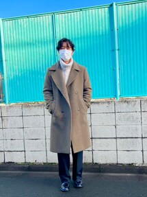 ZARAのチェスターコート（グリーン系）を使ったメンズ人気ファッション