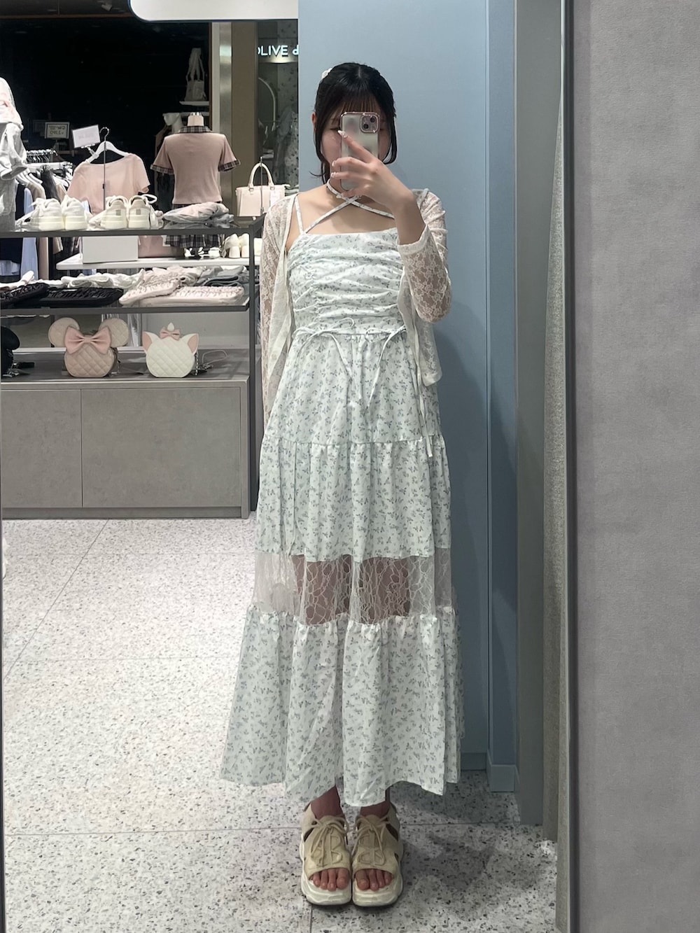 Piqniqueレース切替ロングワンピースを使った人気ファッション