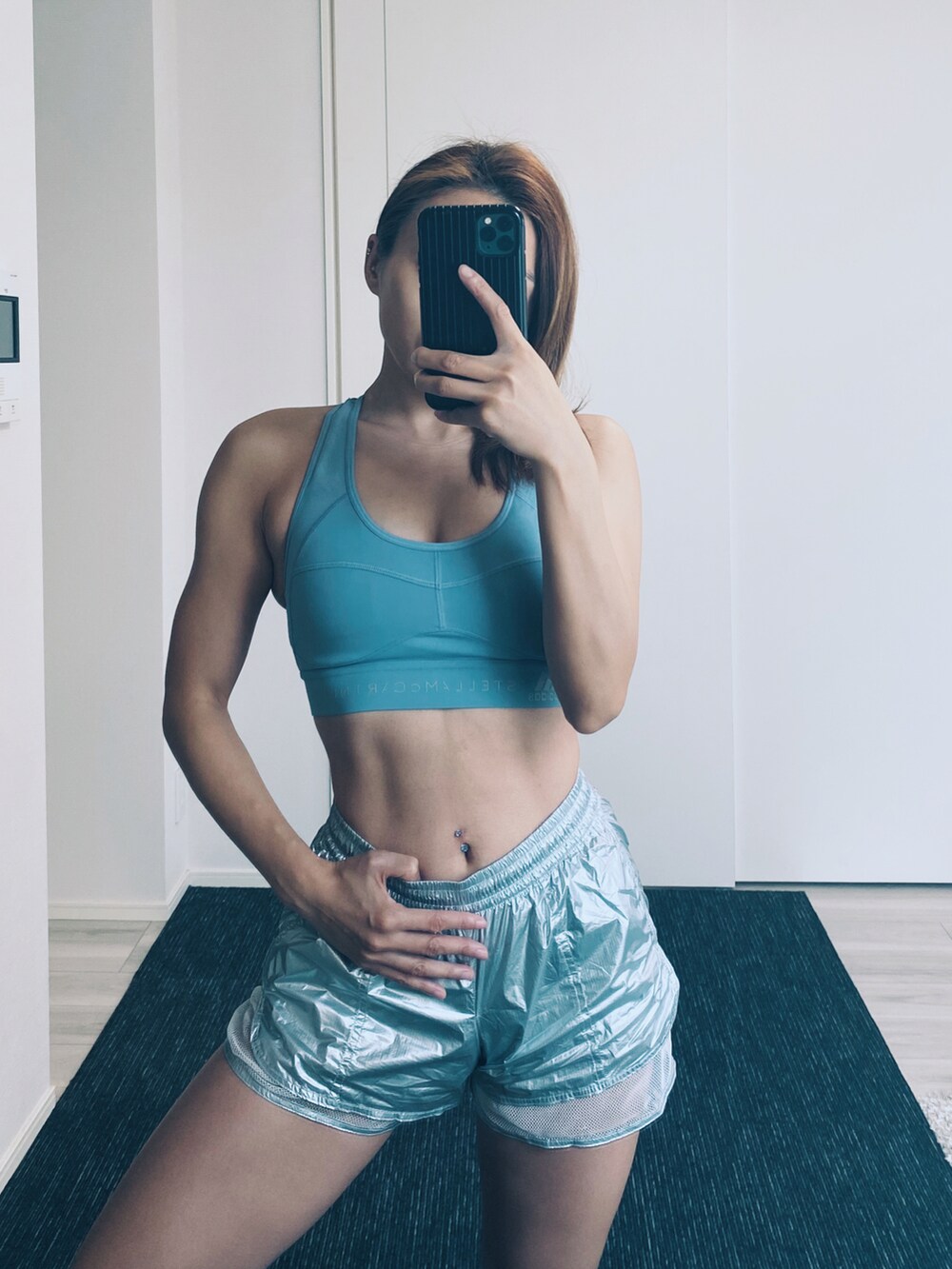 「カジュアル、シンプル、スニーカー、冬、いいね、save、フォローお願いします🤑、スポーツウェア、スポーツ、NIKE、adidas by Stella McCartney」｜「adidas by Stella McCartneyの【adidas by Stella McCartney】エッセンシャルズ スポーツブラ [Essentials Bra]（スポーツブラ、ブルー系）」を使った、__loveyui__さん（レディース・152cm）の冬コーディネートの4枚目の写真