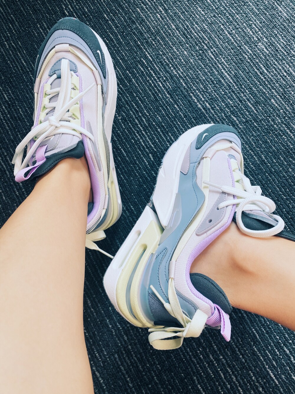 「カジュアル、シンプル、スニーカー、冬、いいね、save、フォローお願いします🤑、スポーツウェア、スポーツ、NIKE、adidas by Stella McCartney」｜「adidas by Stella McCartneyの【adidas by Stella McCartney】エッセンシャルズ スポーツブラ [Essentials Bra]（スポーツブラ、ブルー系）」を使った、__loveyui__さん（レディース・152cm）の冬コーディネートの5枚目の写真