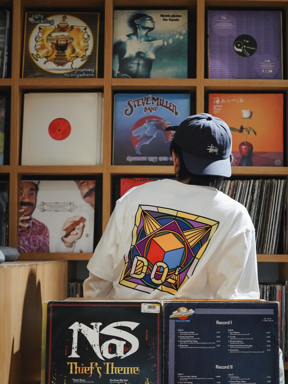 「purple、ootd、球鞋、街头搭配、工装裤、牛仔裤、白T、紫、nike、通勤穿搭、基础款」｜「DIMEのアイテム（パンツ、ブルー系）」を使った、SUPER_CUBさん（メンズ・174cm）の冬コーディネートの2枚目の写真