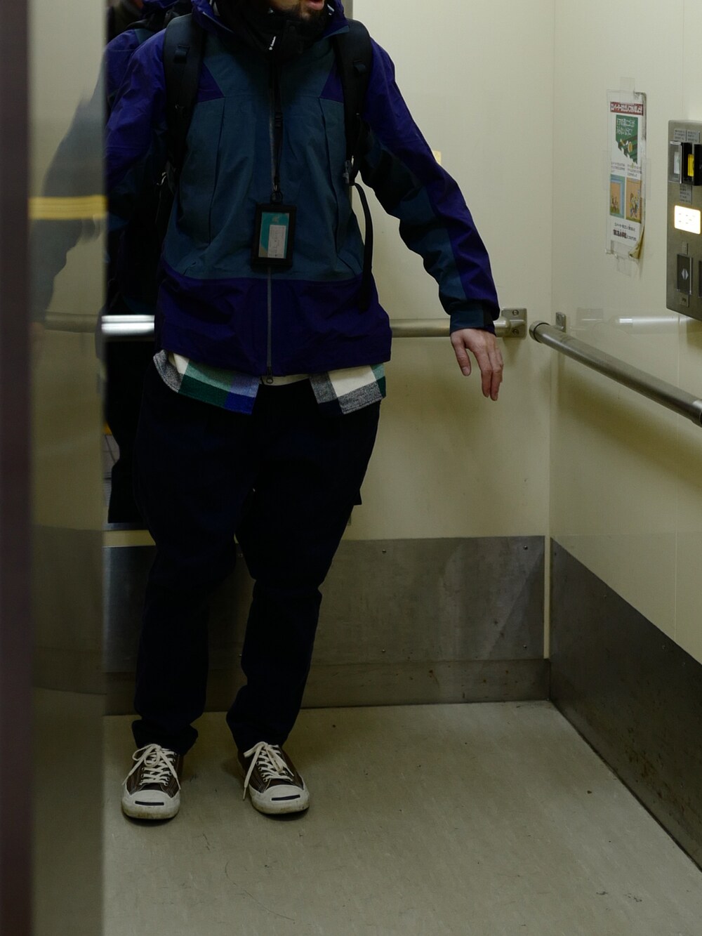 「冬のコーデ」｜「nonnativeの＜nonnative(ノンネイティブ)＞ DWELLER CHINO/パンツ □□（その他パンツ、ベージュ系）」を使った、SUPER_CUBさん（メンズ・174cm）の冬コーディネートの2枚目の写真