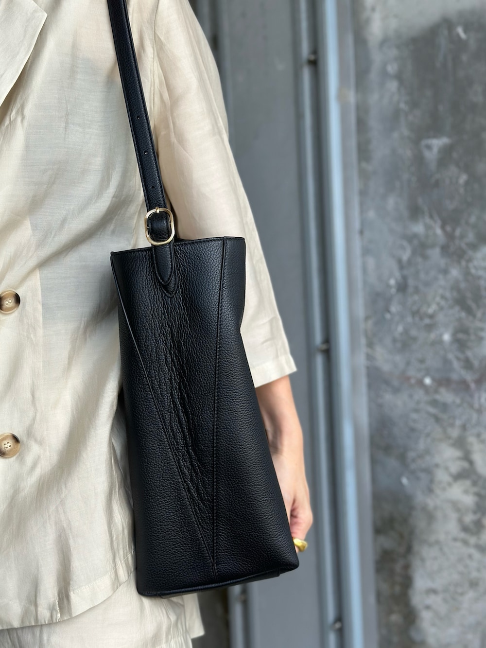 美品　カフネ　ドロップ　ホーボー drop hobo トートバッグ　ブラック Cafuné Drop Hobo - Black