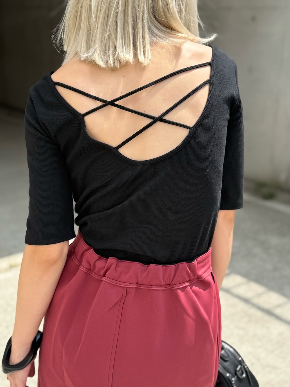 「秋服準備はじめました、タイトスカート、レイヤードスタイル、フレアパンツ、プチプラ、プチプラコーデ、高身長女子、モード、パンプス、ベレー帽、ウィッグ、おでかけコーデ、休日スタイル、リバーシブル、しまむら」｜「PRANK PROJECTの【2025 Summer Pre-Order】マルチウェイレイヤードニットパンツ / Multiway Layered Knit Pants（その他パンツ、ブラック系）」を使った、IMOKOさん（骨格ストレート・レディース・170cm）の秋コーディネートの3枚目の写真