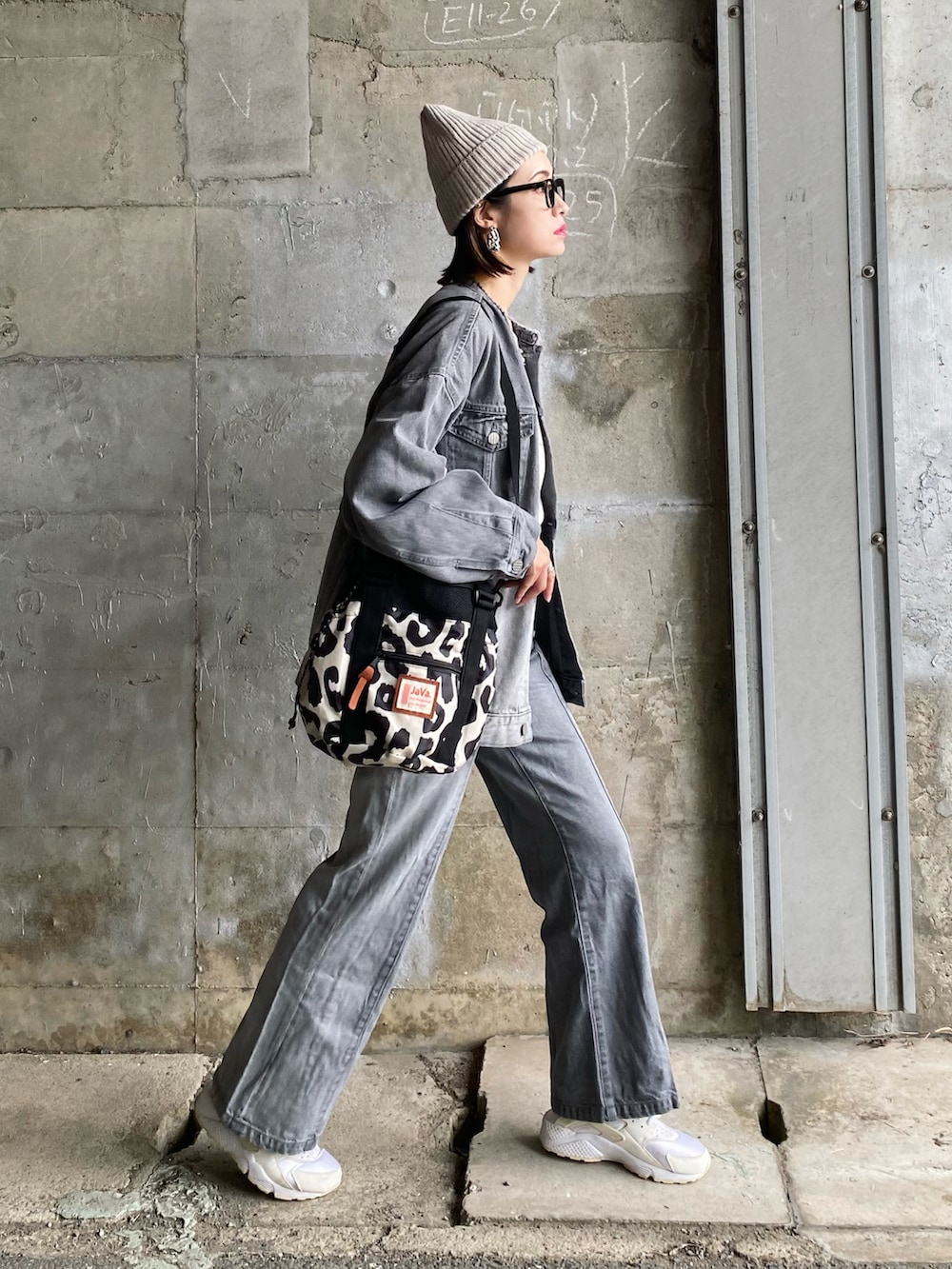 IMOKO｜Javaのショルダーバッグを使ったコーディネート - WEAR