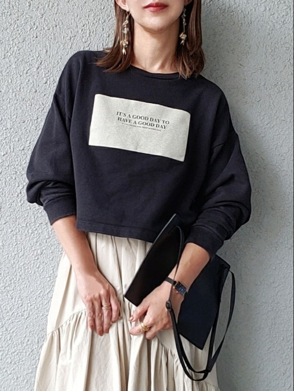 「ZARA、ザラ、ママコーデ、モノトーン、着回しコーデ、スカートスタイル、秋色、秋冬コーデ」｜「ZARAのアイテム（スウェット、ブラック系）」を使った、NICOさん（レディース・158cm）の秋コーディネートの2枚目の写真
