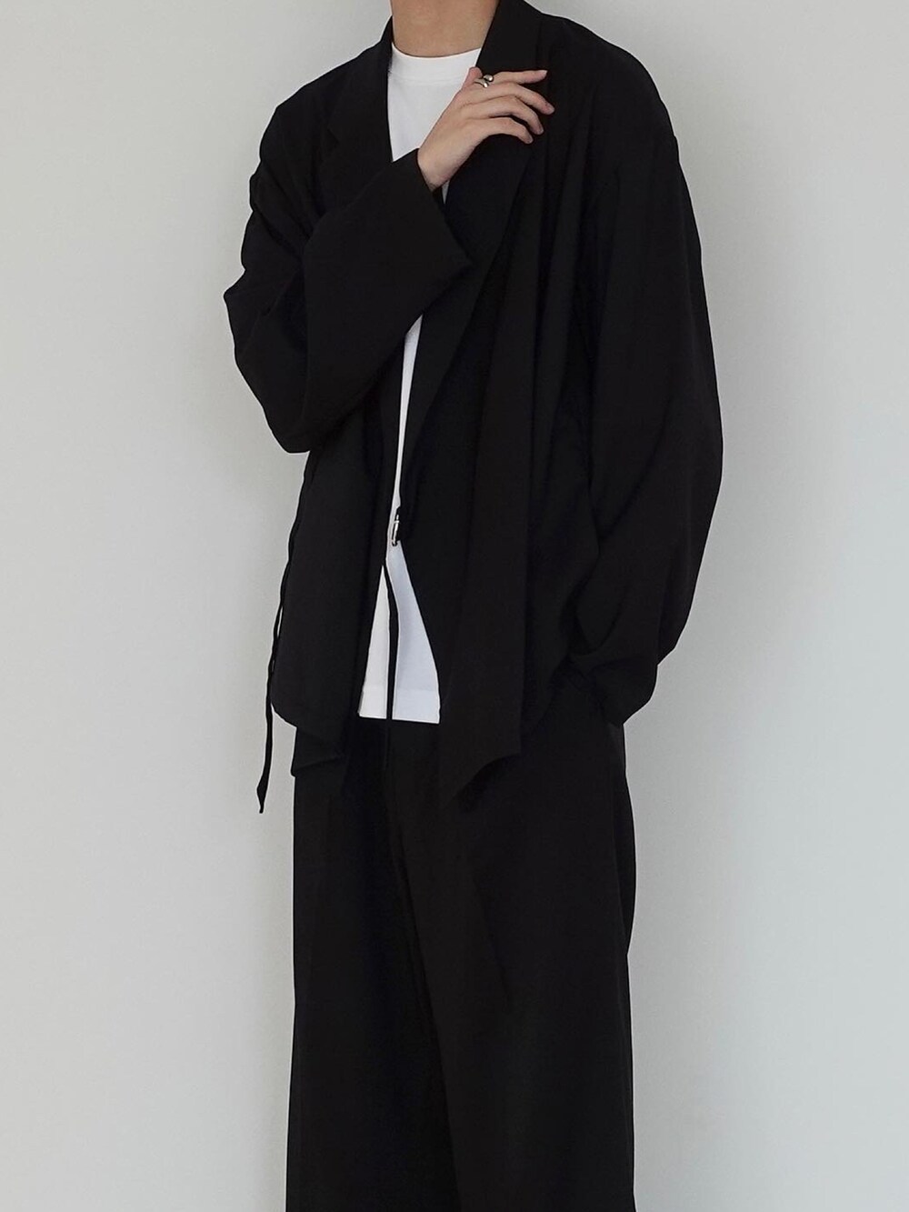 「WYM LIDNMの【WYM LIDNM】HEAVY WEIGHT BASIC BIG-TEE/カットソー（Tシャツ/カットソー、ホワイト系）」を使った、xMe1x / めいさん（メンズ・177cm）の秋コーディネートの2枚目の写真