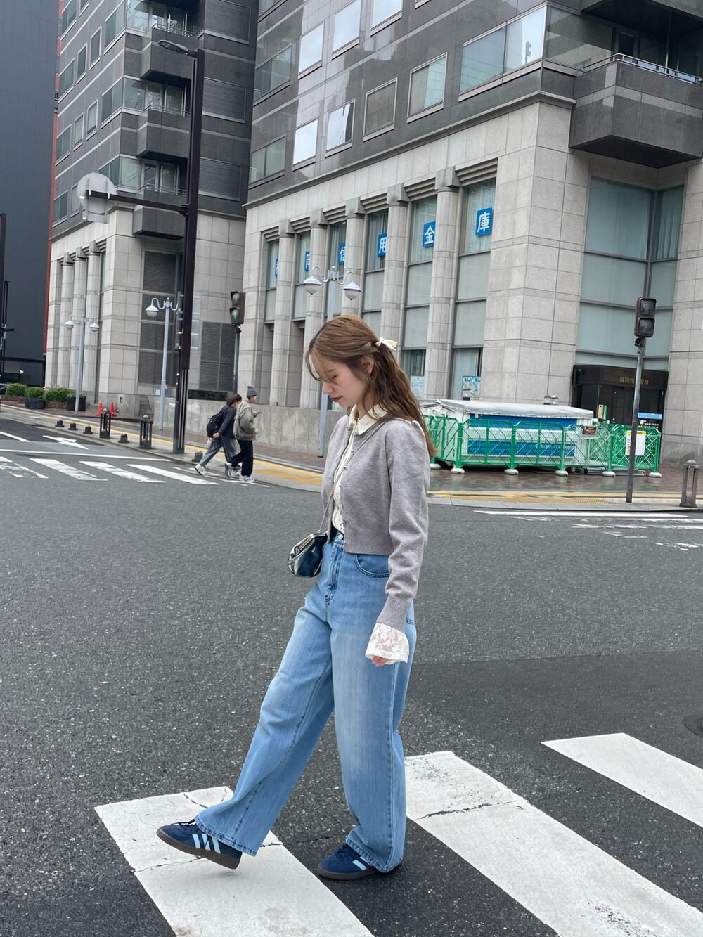 tina:jojun ルーズ デニムパンツ 刺繍入り ストレートデニムパンツ TINA：JOJUN（デニムパンツ