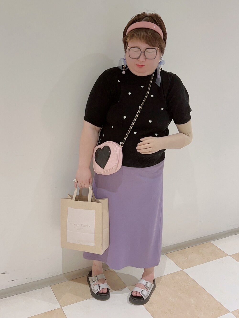 「りおん系、ハート、刺繍トップス、パープル、スカート、ショルダーバッグ、リボンピアス、カチューシャ、ショッピング」｜「BONLECILLのハート刺繍 パフスリーブ半袖ニットプルオーバー（ニット/セーター、ブラック系）」を使った、麗園ファンタジー〇*ﾟさん（レディース・162cm）の夏コーディネートの2枚目の写真