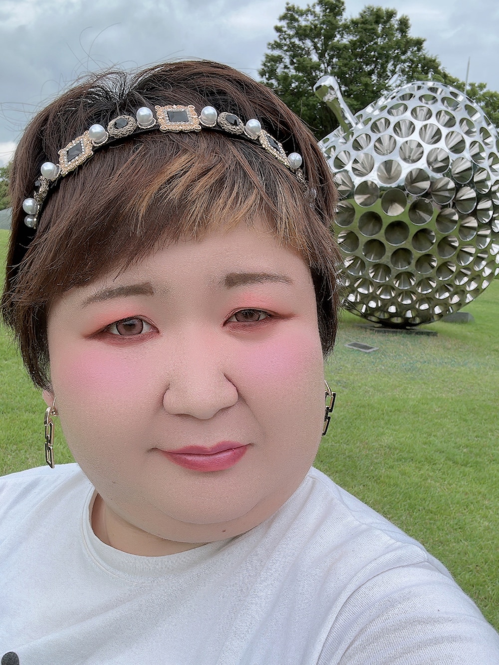 「エデンの園、Eden、りんご、ロゴT、ミニスカート、編みソックス、ウエストポーチ、カチューシャ、誕生日、3701」｜「RANANのフロッキープリントロゴＴシャツ（Tシャツ/カットソー、ホワイト系）」を使った、麗園ファンタジー〇*ﾟさん（レディース・162cm）の夏コーディネートの5枚目の写真